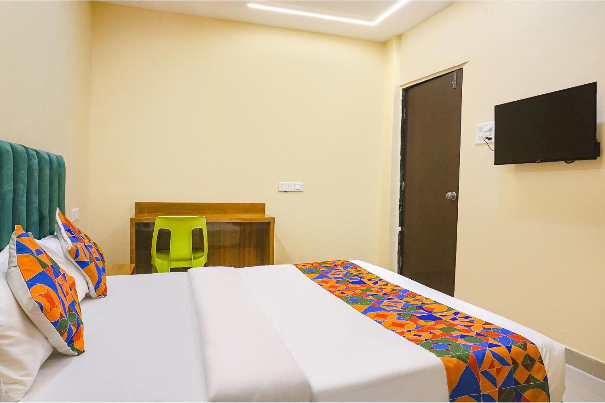 Fabhotel Falcon Inn -Behind The Dmart Baner Pune Esterno foto